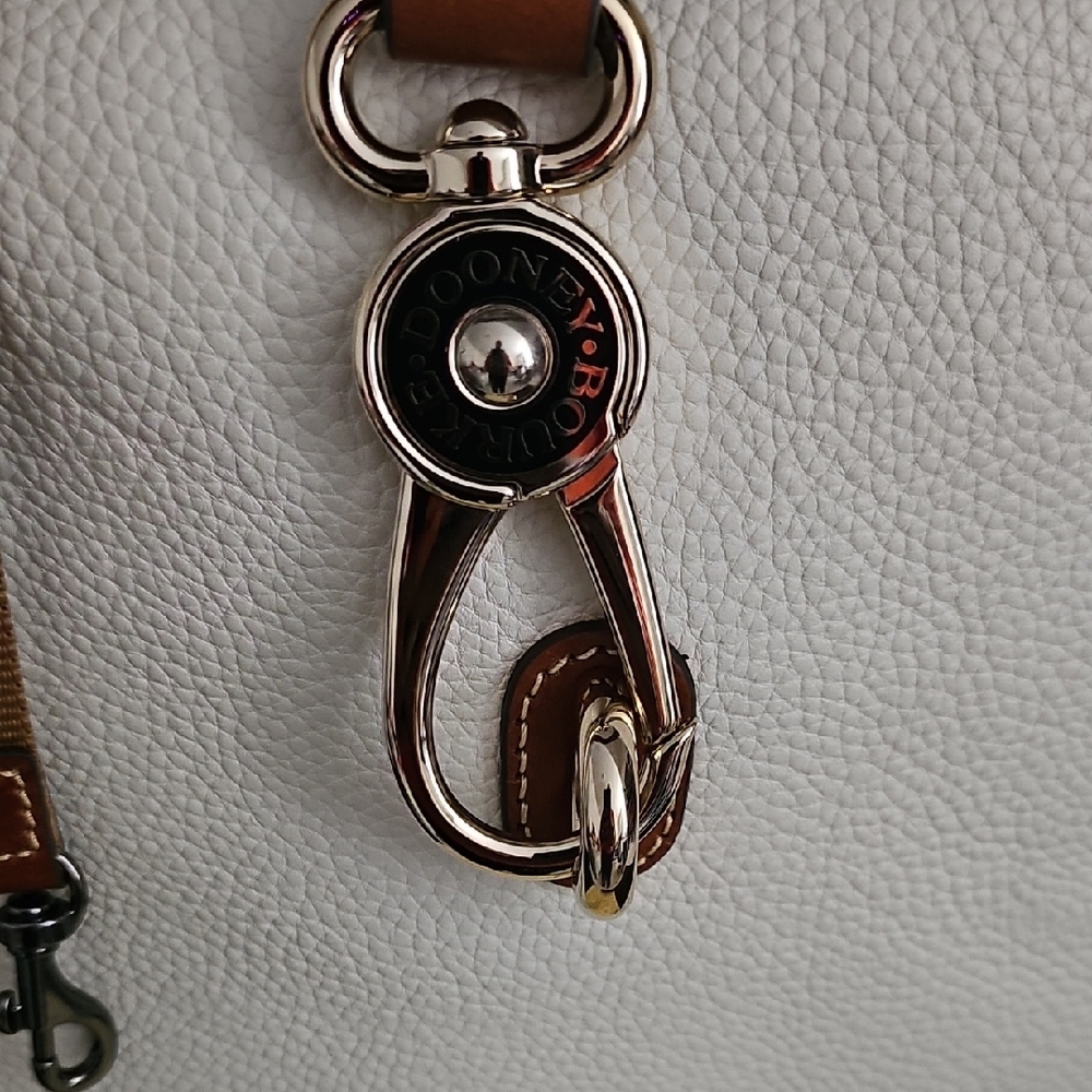 Dooney & Bourke White and Brown Shoulder Bag - Picture 2 of 7